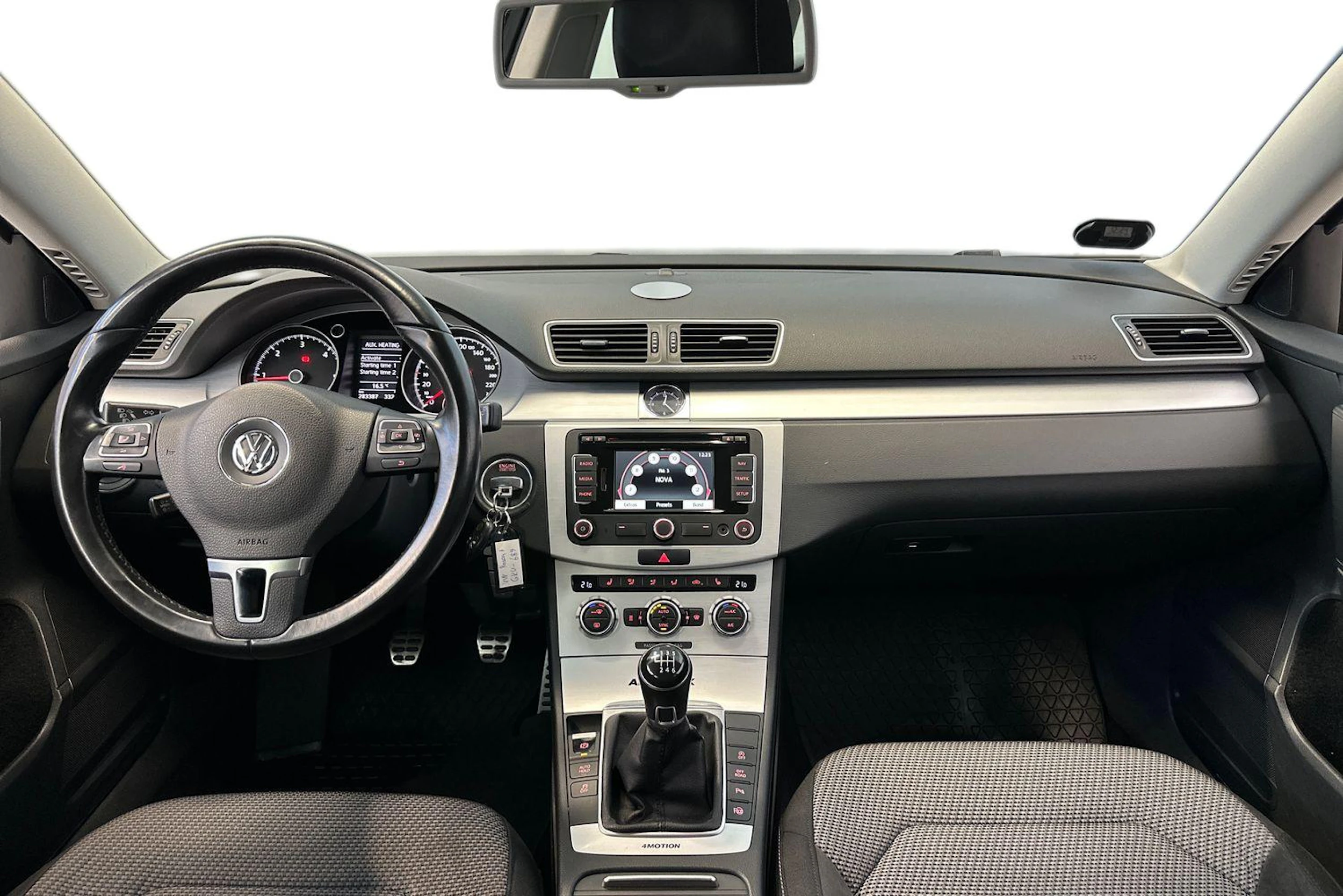Harmaa Volkswagen PASSAT 2013 kuva 9.
