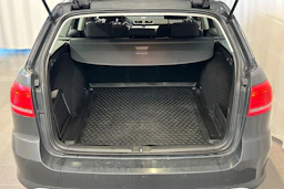 Harmaa Volkswagen PASSAT 2013 kuva 13.