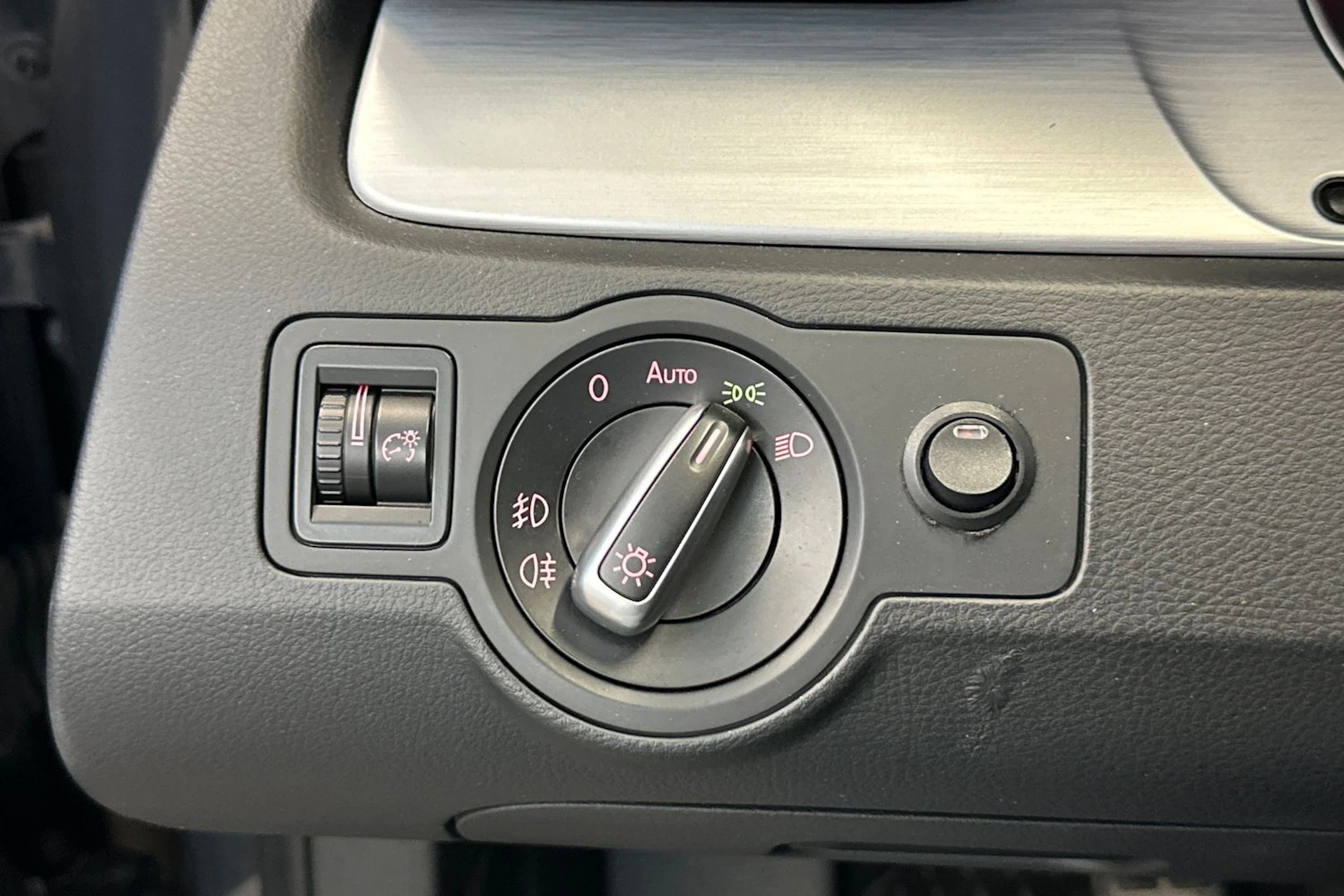 Harmaa Volkswagen PASSAT 2013 kuva 17.