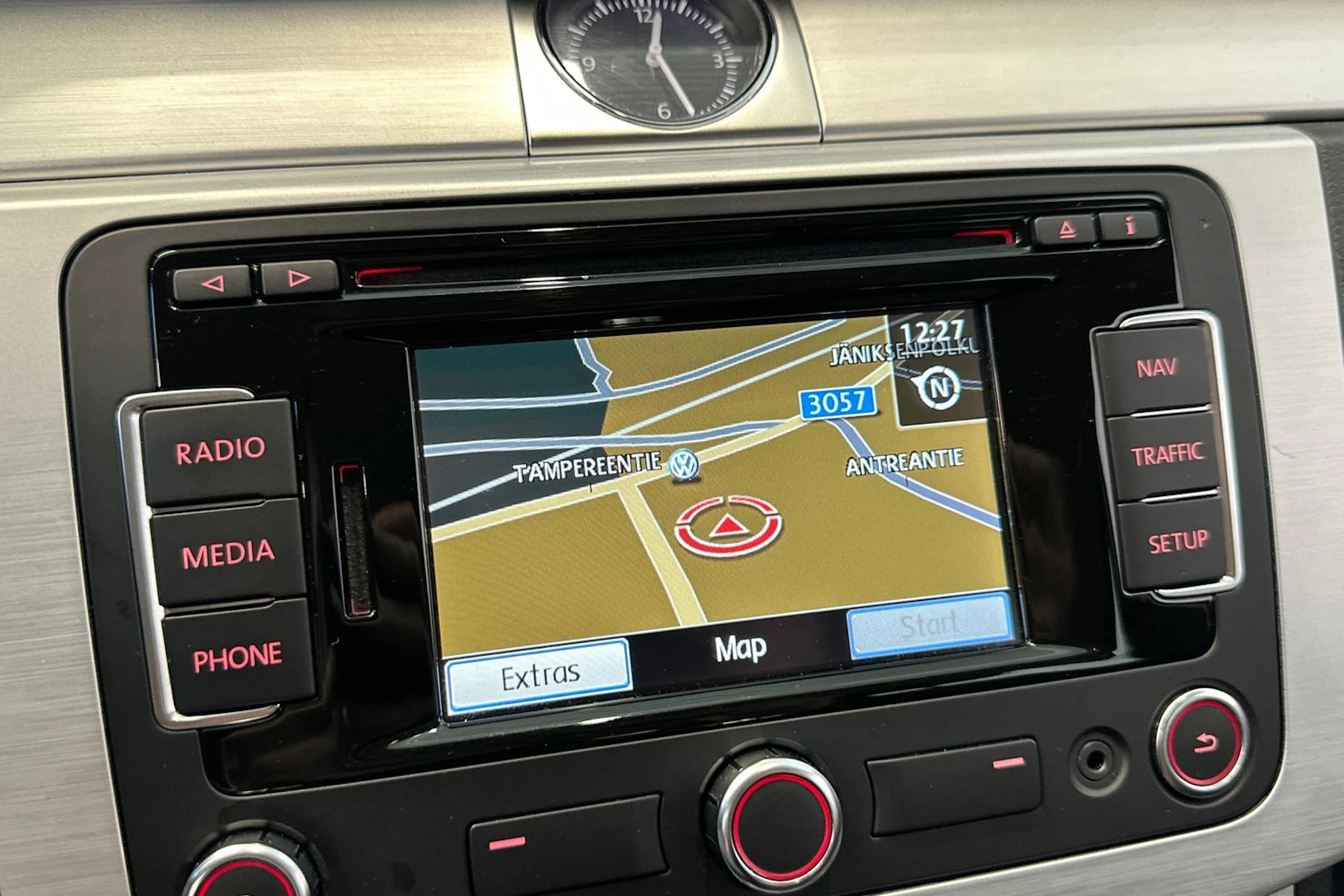 Harmaa Volkswagen PASSAT 2013 kuva 24.
