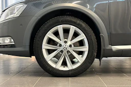 Harmaa Volkswagen PASSAT 2013 kuva 27.