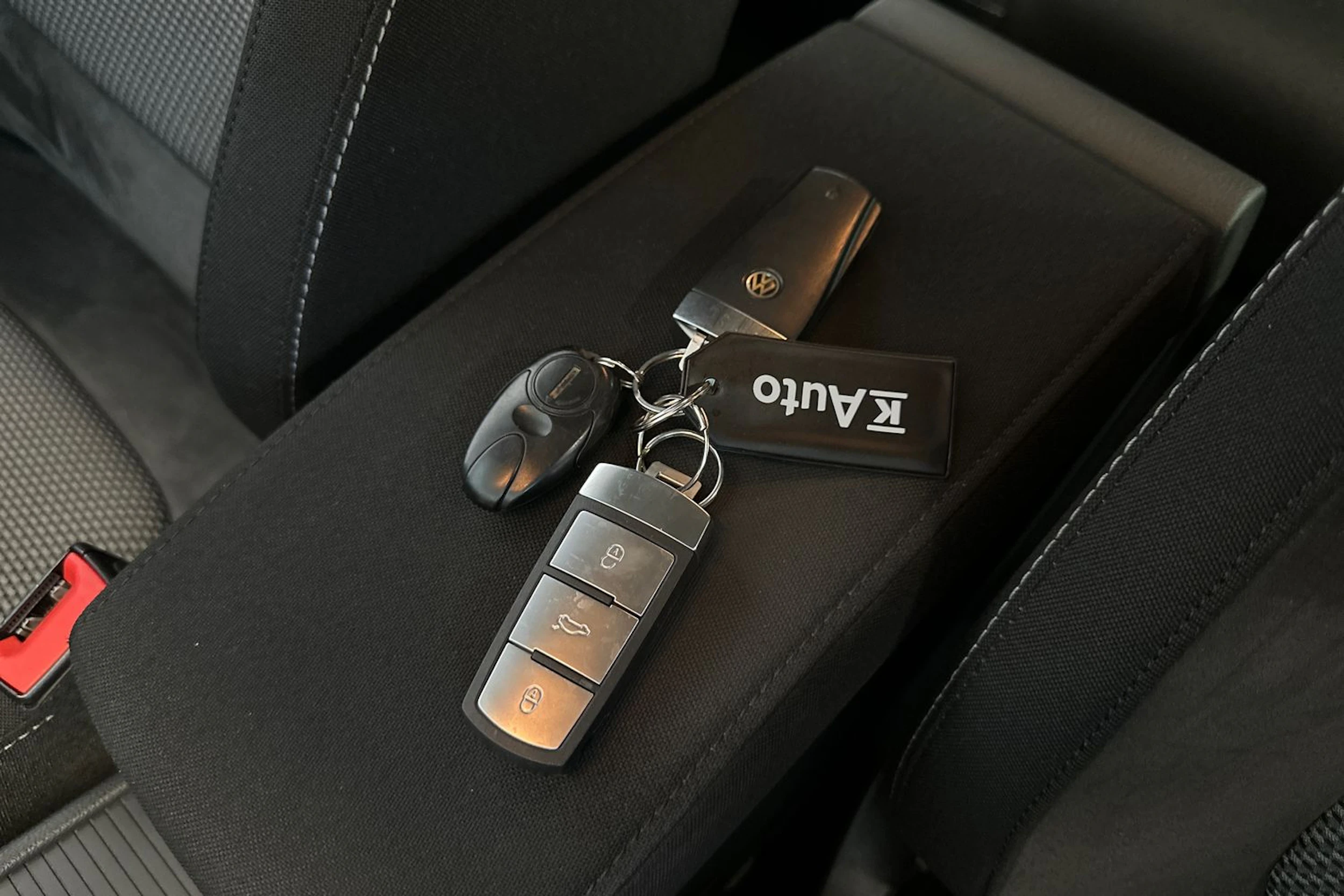 Harmaa Volkswagen PASSAT 2013 kuva 31.