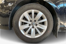 Musta Volkswagen PASSAT 2013 kuva 12.