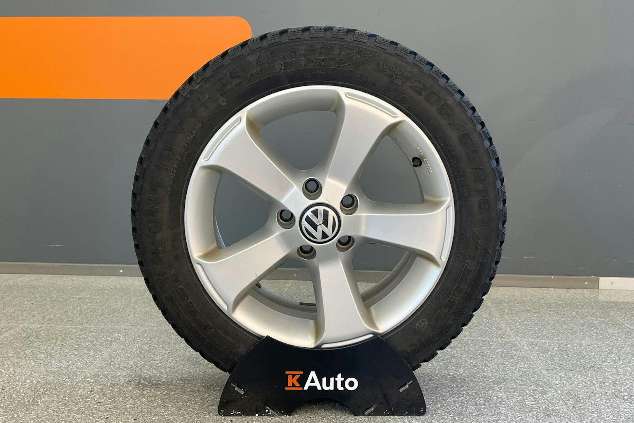 Musta Volkswagen PASSAT 2013 kuva 14.