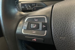 Musta Volkswagen PASSAT 2013 kuva 18.