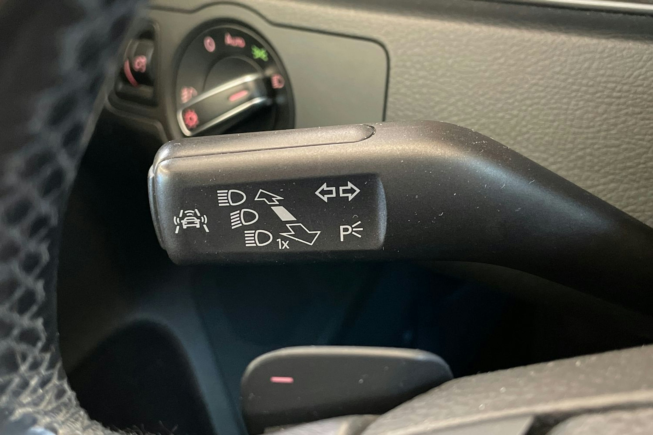 Musta Volkswagen PASSAT 2013 kuva 19.