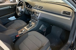 Musta Volkswagen PASSAT 2013 kuva 27.