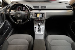 ruskea (beige) Volkswagen Passat 2013 kuva 9.