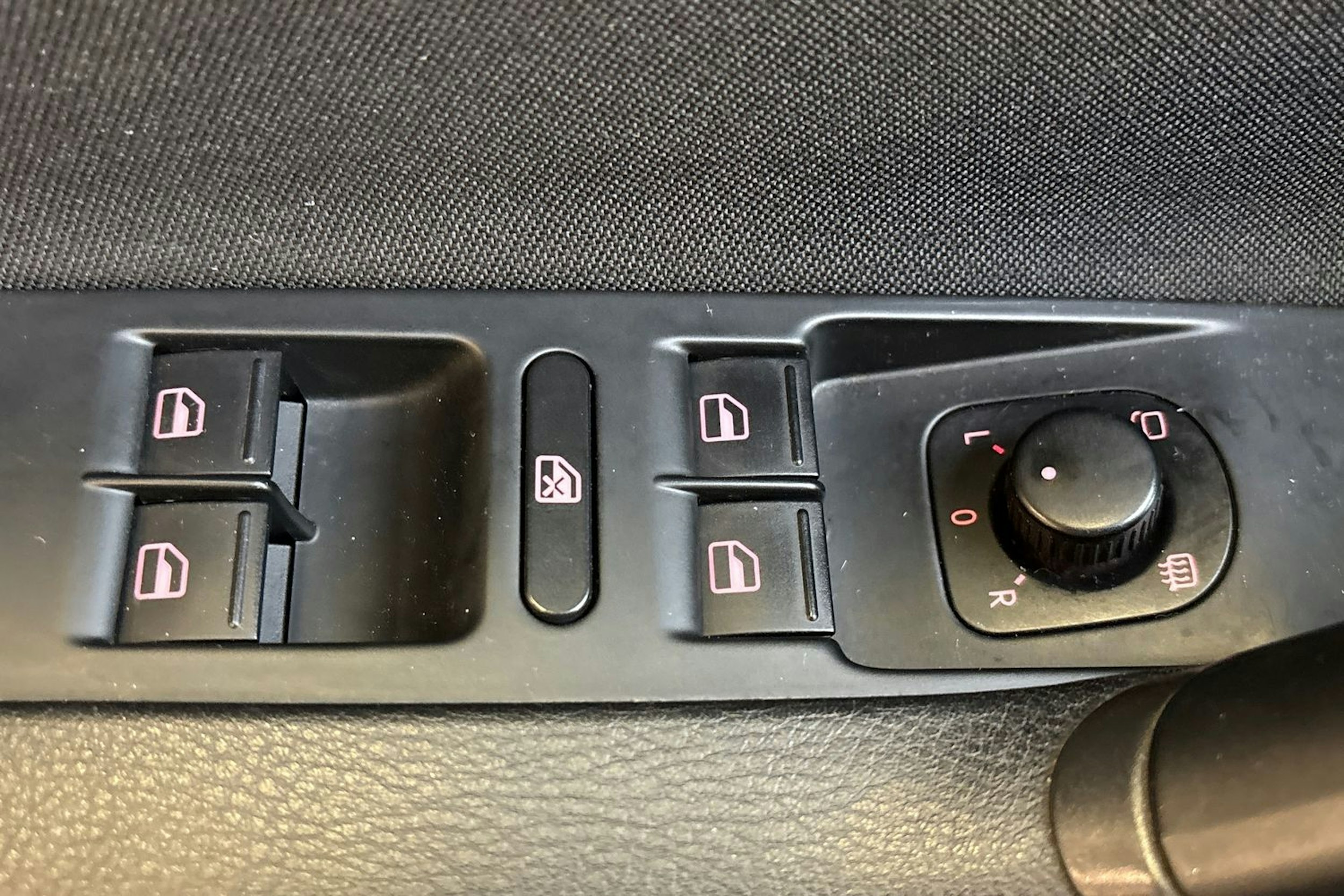 ruskea (beige) Volkswagen Passat 2013 kuva 16.
