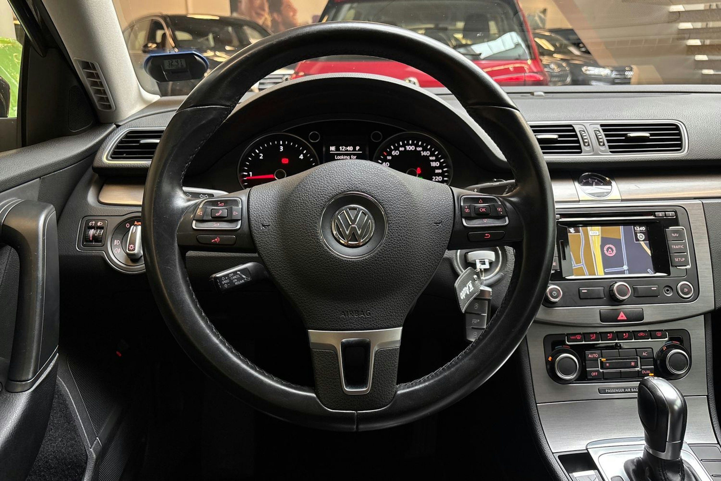 ruskea (beige) Volkswagen Passat 2013 kuva 21.