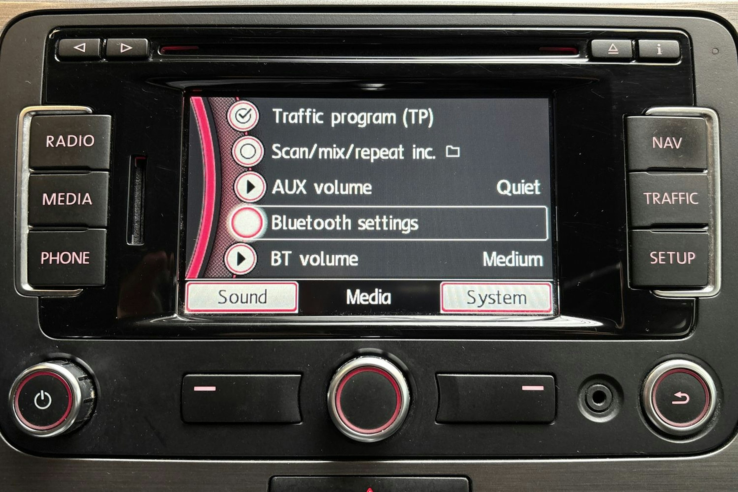 ruskea (beige) Volkswagen Passat 2013 kuva 25.