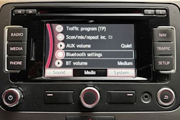 ruskea (beige) Volkswagen Passat 2013 kuva 25.