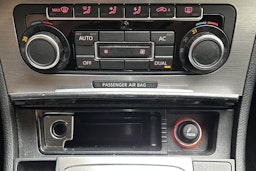 ruskea (beige) Volkswagen Passat 2013 kuva 26.