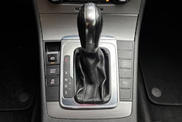ruskea (beige) Volkswagen Passat 2013 kuva 27.