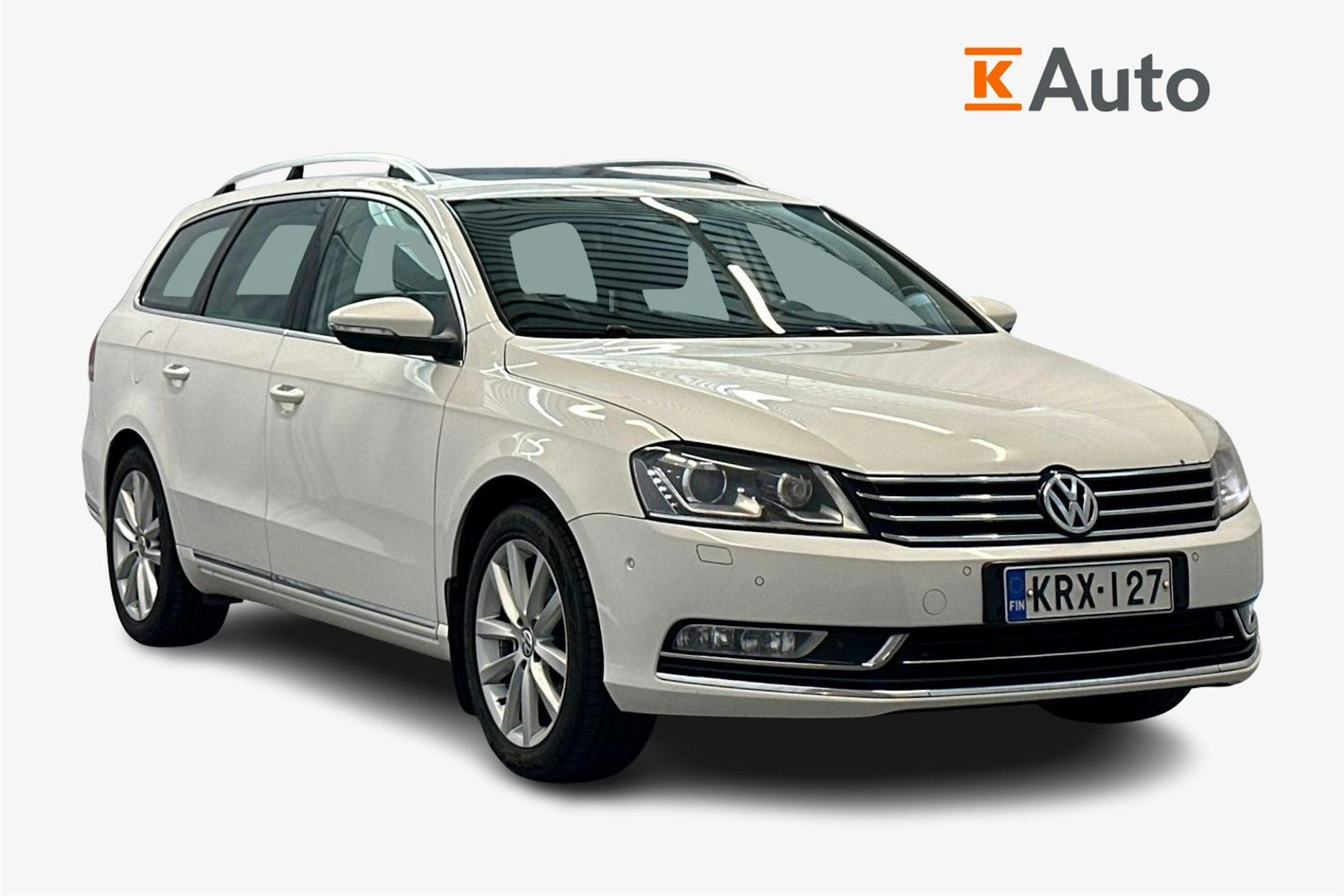 Valkoinen Volkswagen PASSAT 2013 kuva 1.
