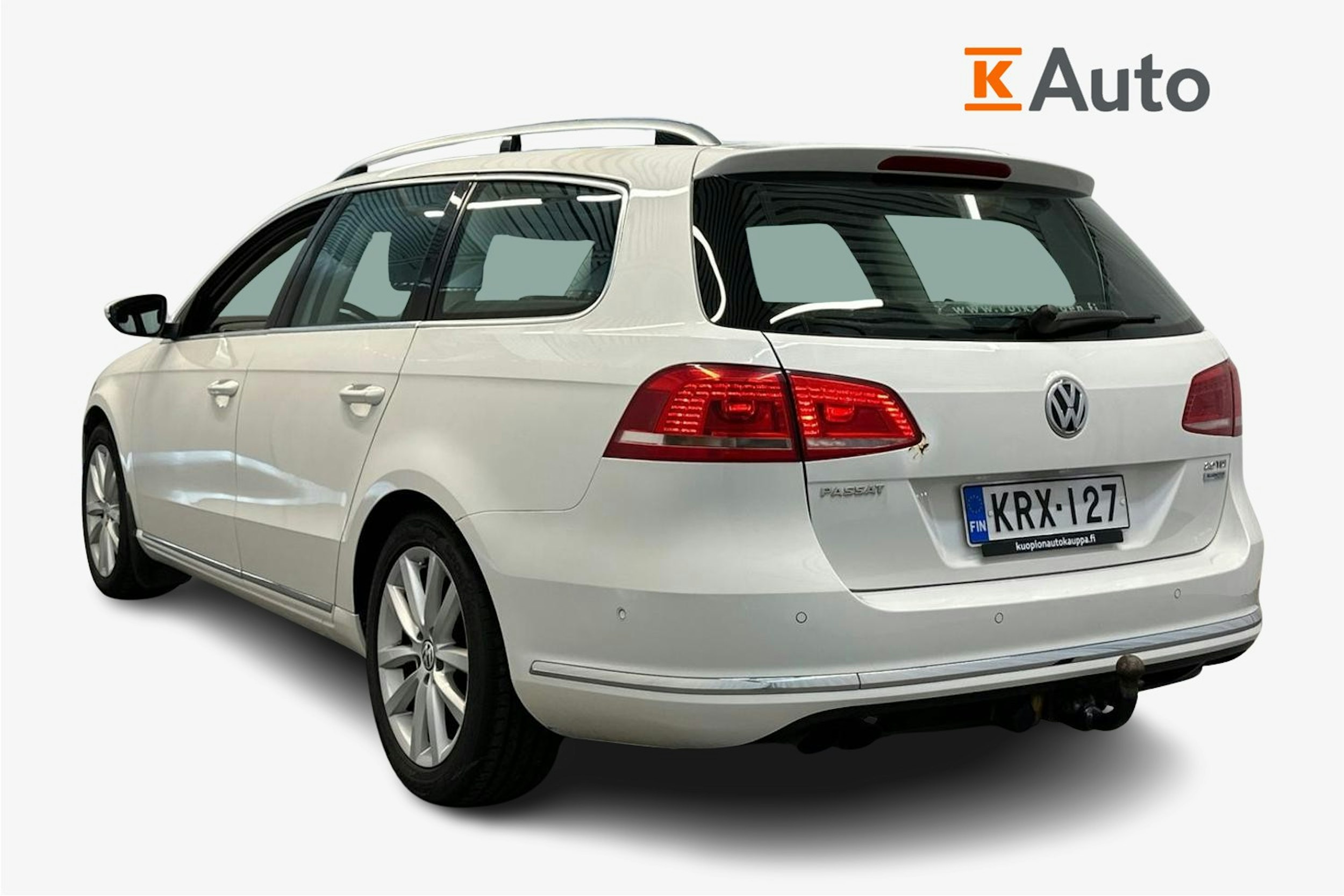 Valkoinen Volkswagen PASSAT 2013 kuva 2.