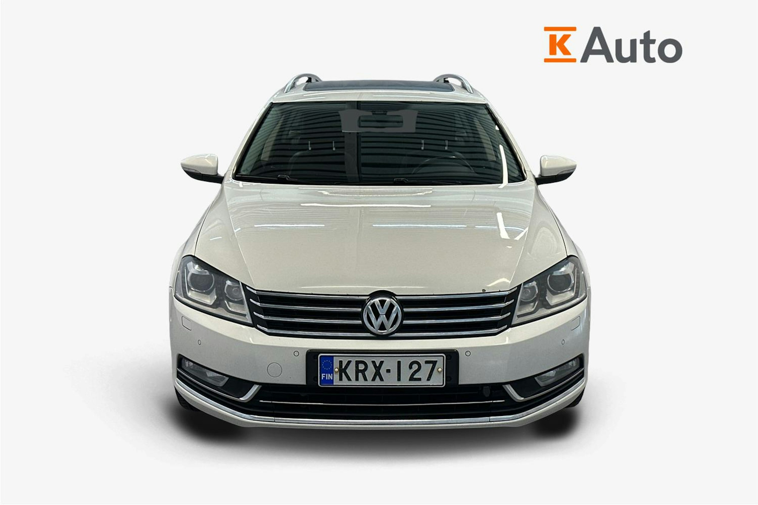 Valkoinen Volkswagen PASSAT 2013 kuva 4.