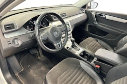 Valkoinen Volkswagen PASSAT 2013 kuva 6.