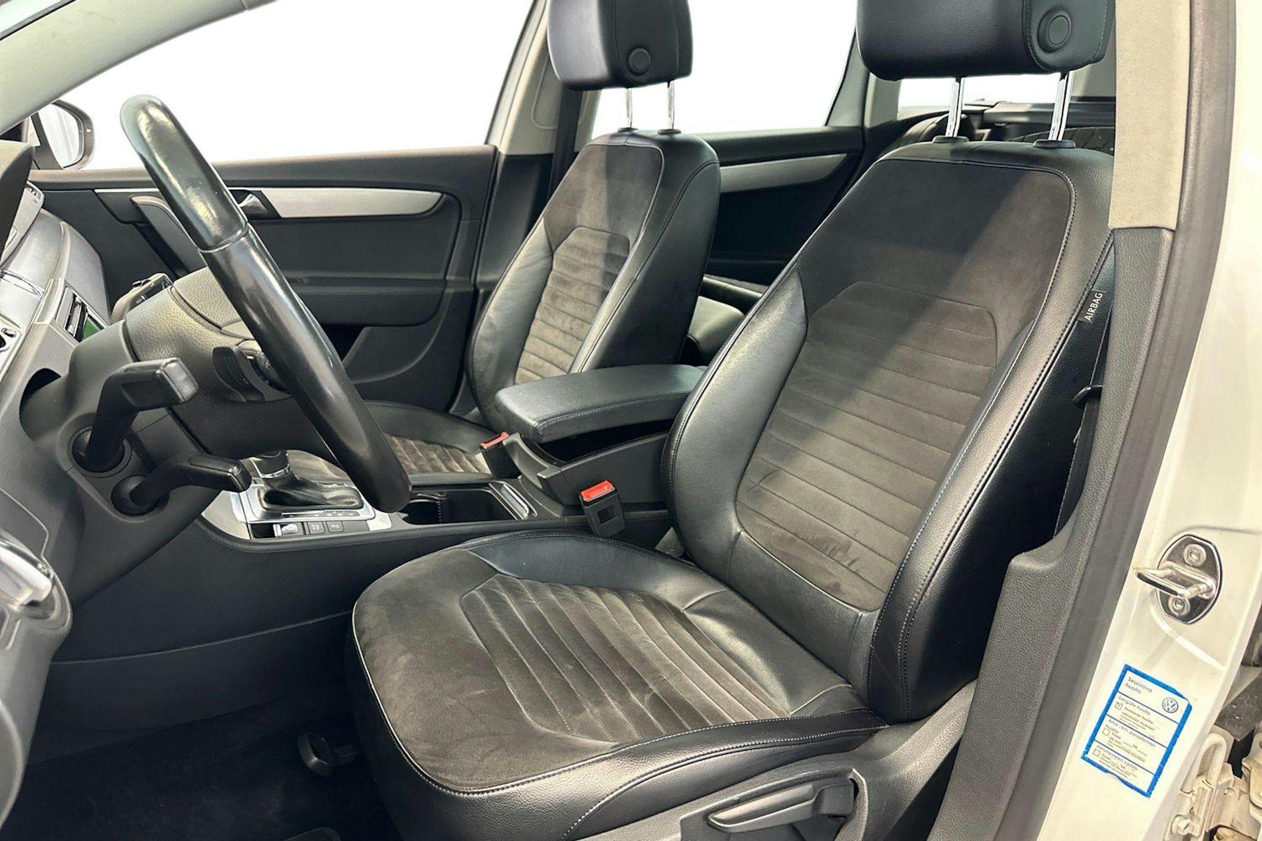 Valkoinen Volkswagen PASSAT 2013 kuva 7.