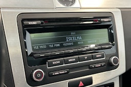 Valkoinen Volkswagen PASSAT 2013 kuva 14.