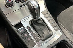 Valkoinen Volkswagen PASSAT 2013 kuva 16.