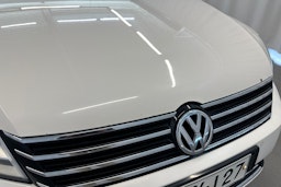 Valkoinen Volkswagen PASSAT 2013 kuva 37.