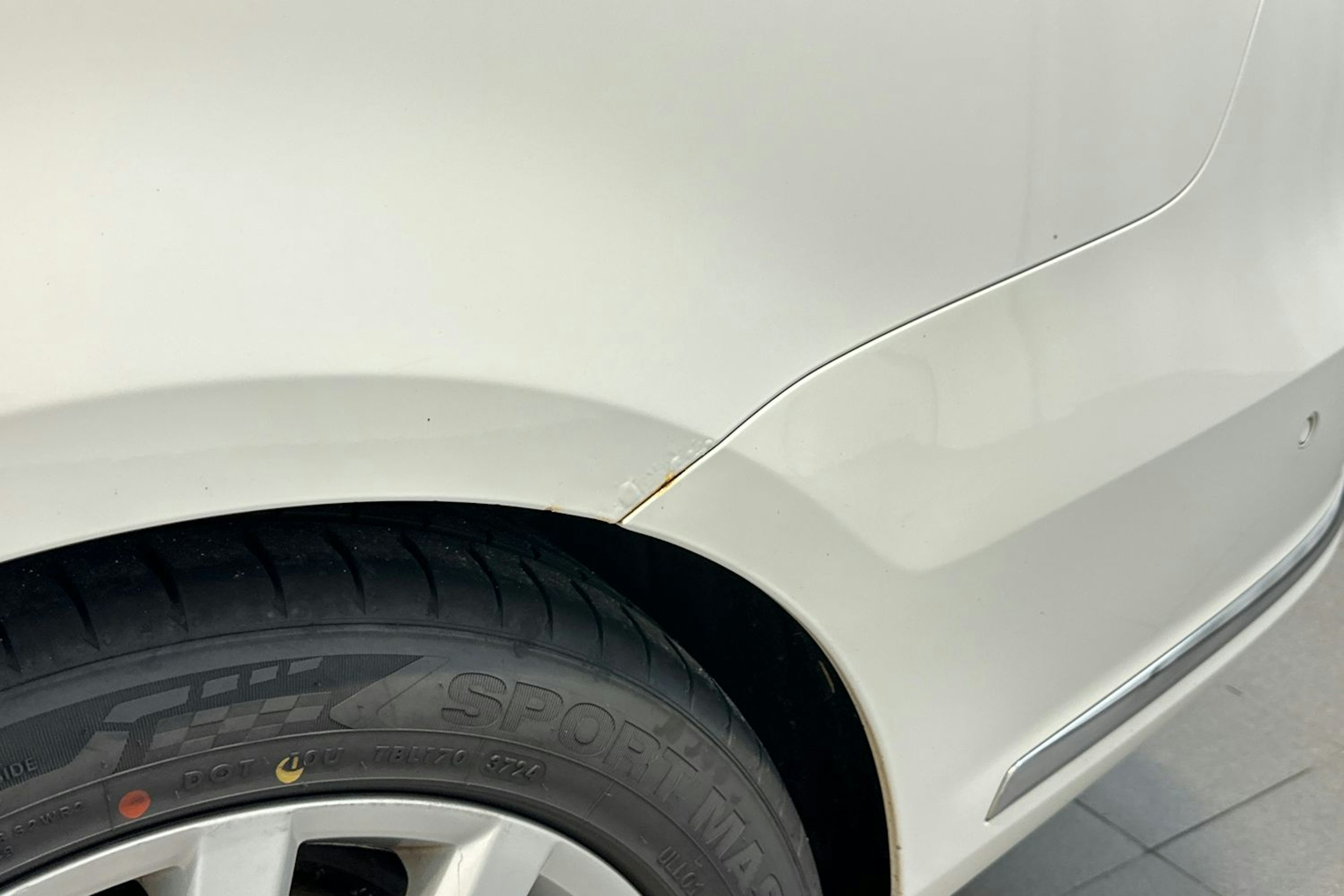 Valkoinen Volkswagen PASSAT 2013 kuva 38.