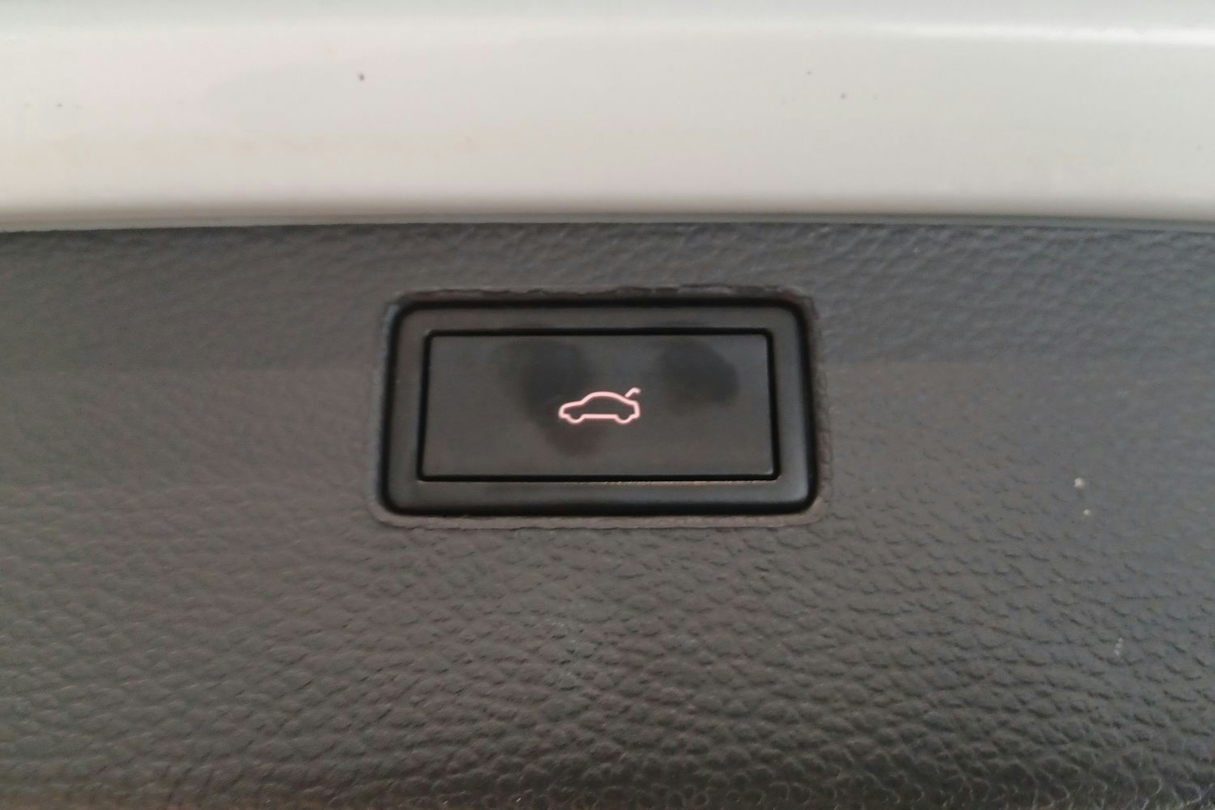 Valkoinen Volkswagen PASSAT 2013 kuva 18.