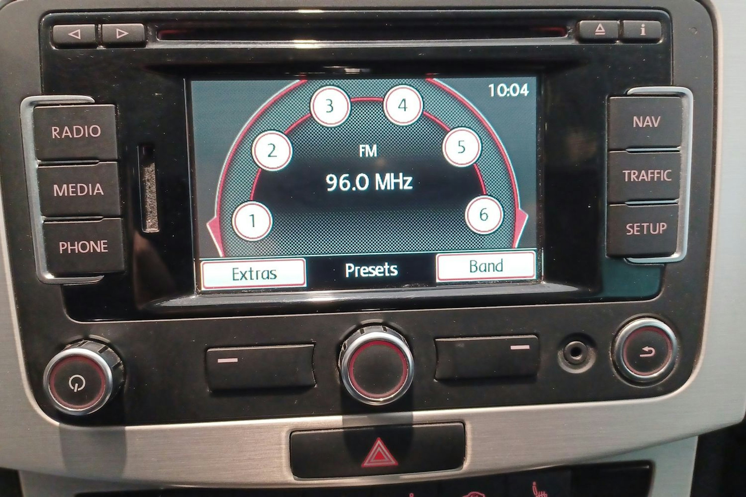 Valkoinen Volkswagen PASSAT 2013 kuva 25.