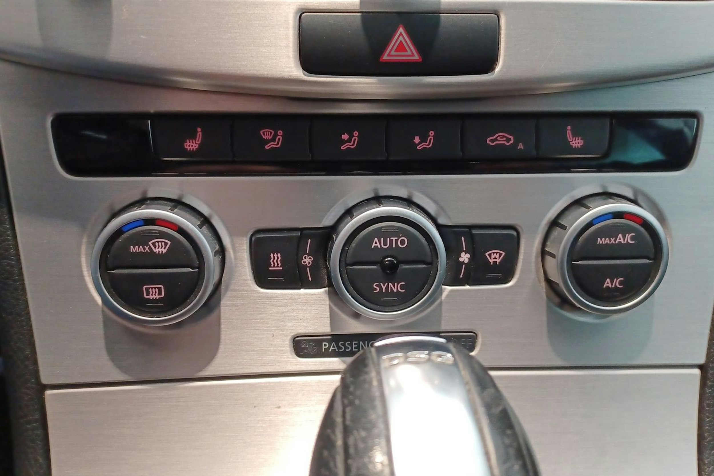 Valkoinen Volkswagen PASSAT 2013 kuva 26.