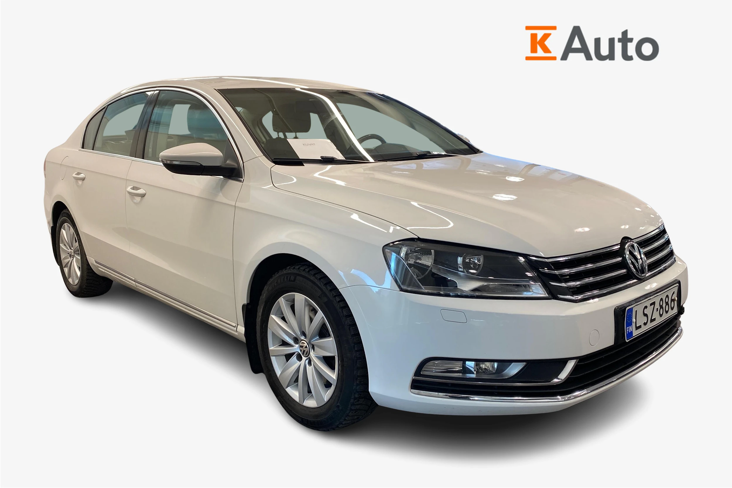 valkoinen Volkswagen Passat 2013 kuva 1.