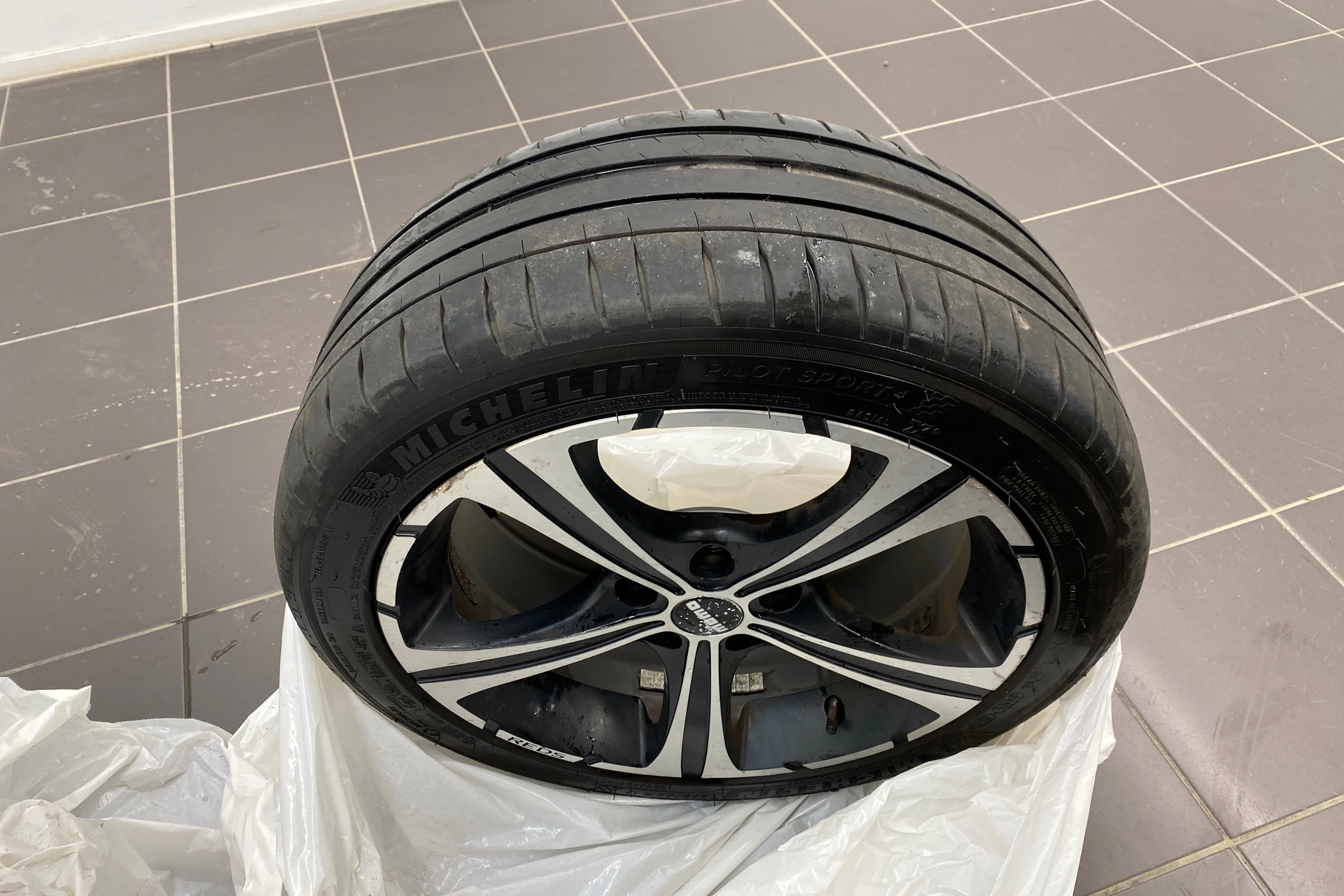 valkoinen Volkswagen Passat 2013 kuva 16.