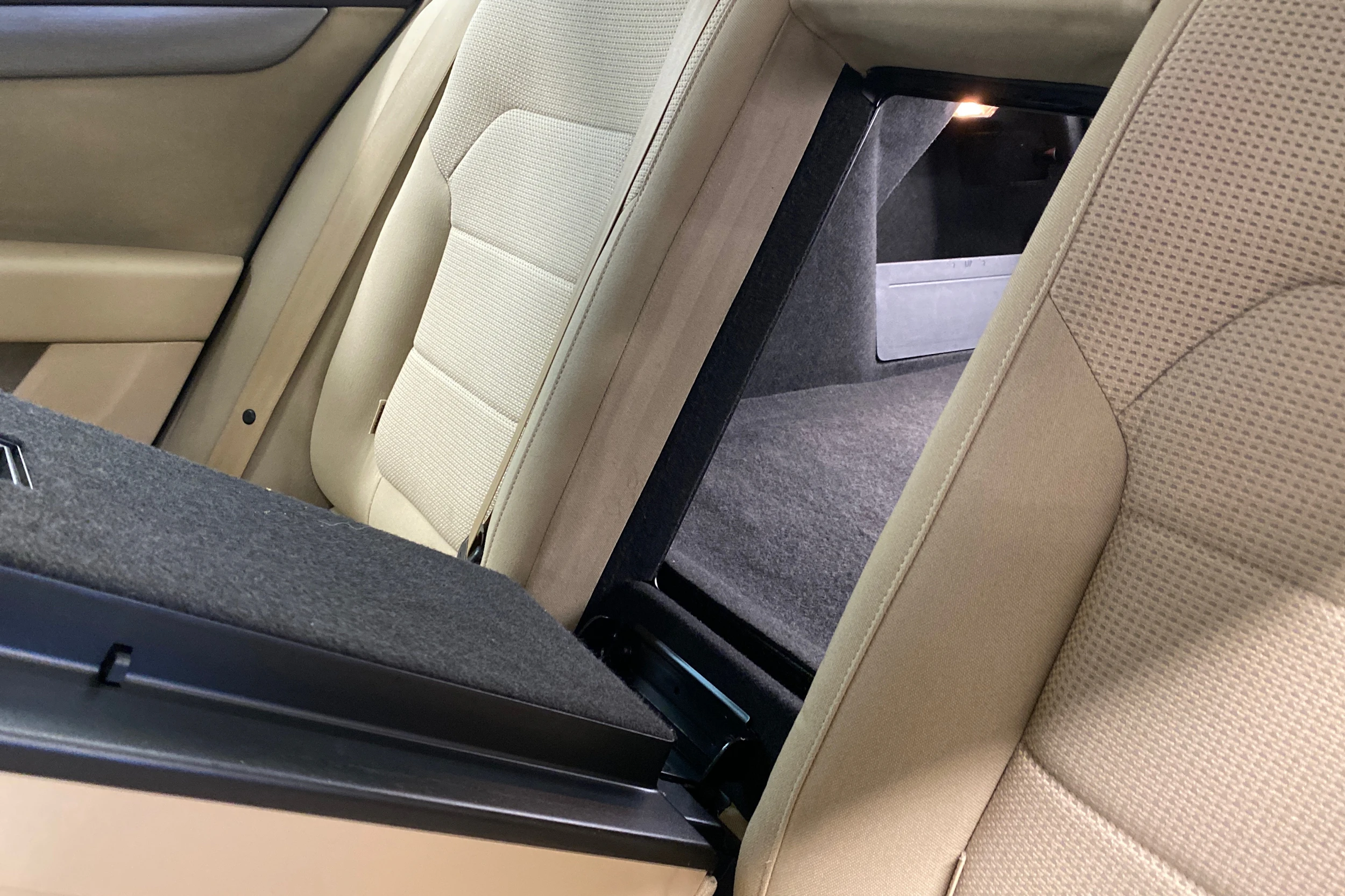 valkoinen Volkswagen Passat 2013 kuva 18.