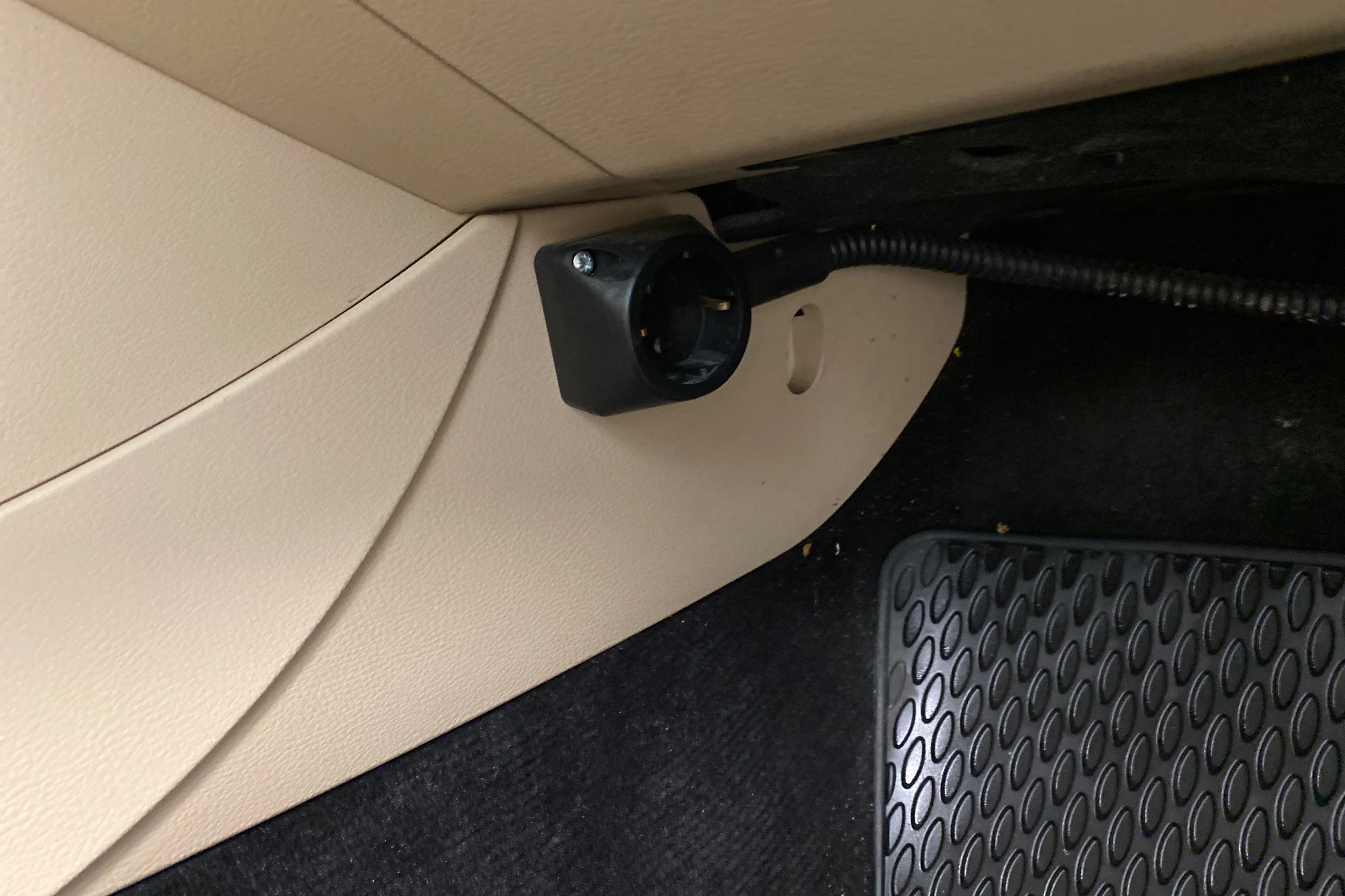 valkoinen Volkswagen Passat 2013 kuva 21.