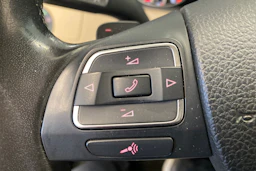 valkoinen Volkswagen Passat 2013 kuva 22.