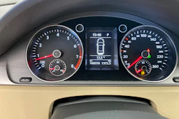 valkoinen Volkswagen Passat 2013 kuva 23.