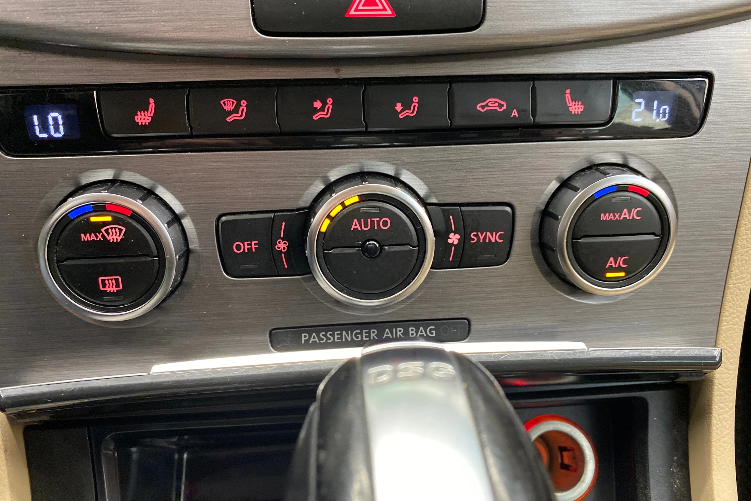 valkoinen Volkswagen Passat 2013 kuva 25.