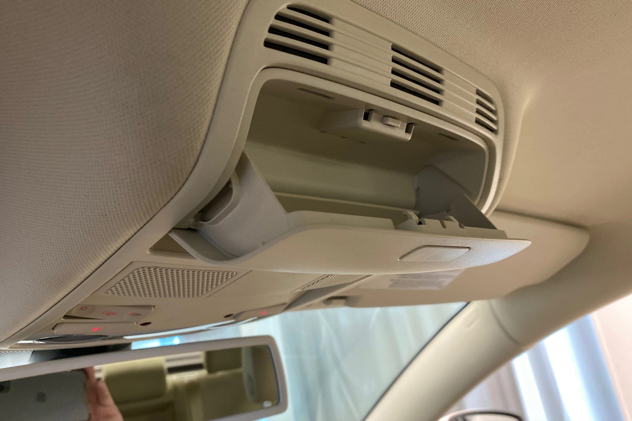 valkoinen Volkswagen Passat 2013 kuva 27.