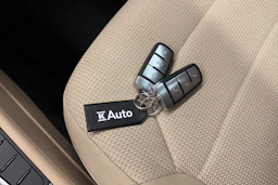 valkoinen Volkswagen Passat 2013 kuva 30.