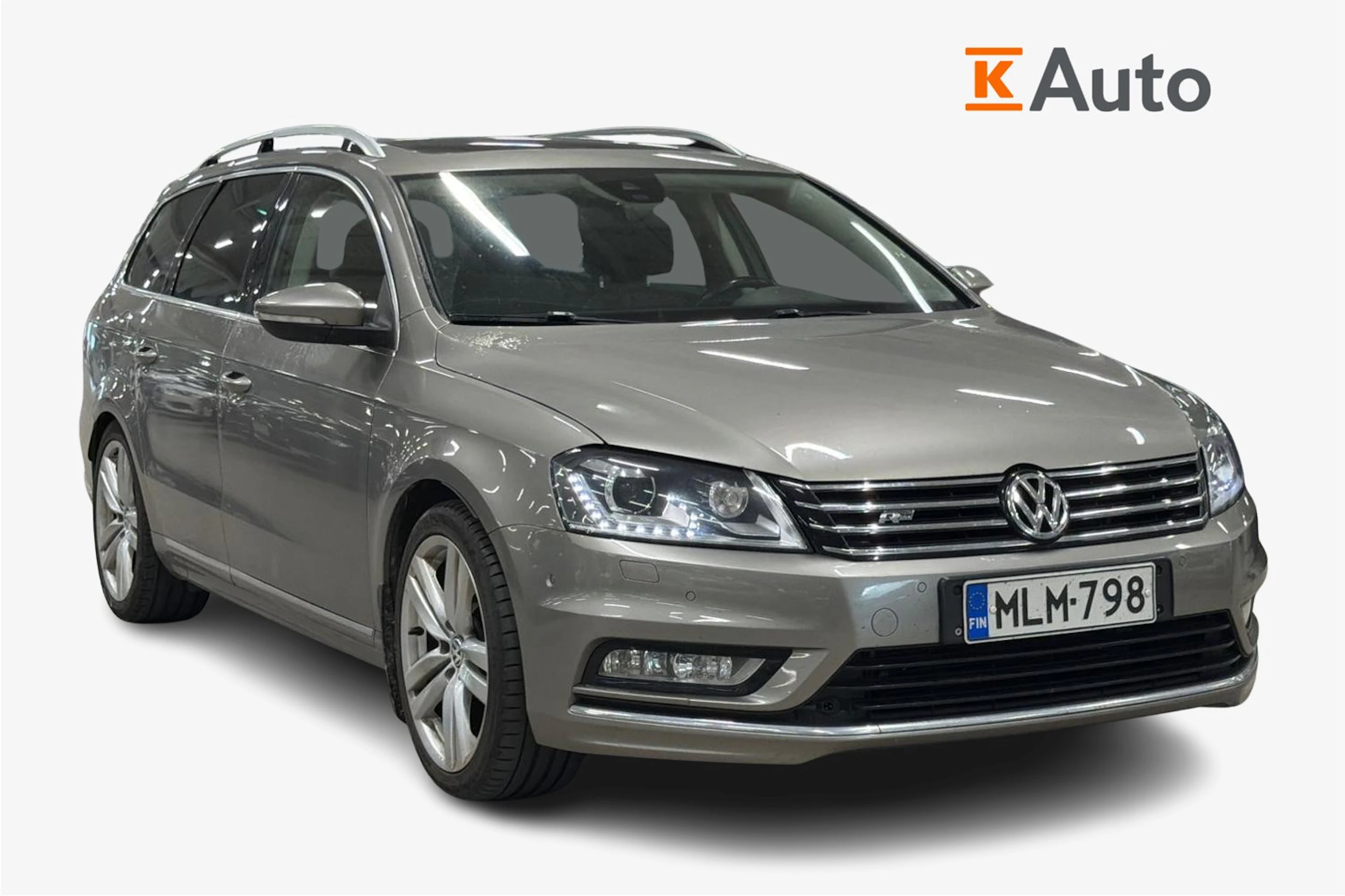 ruskea (beige) Volkswagen Passat 2013 kuva 1.