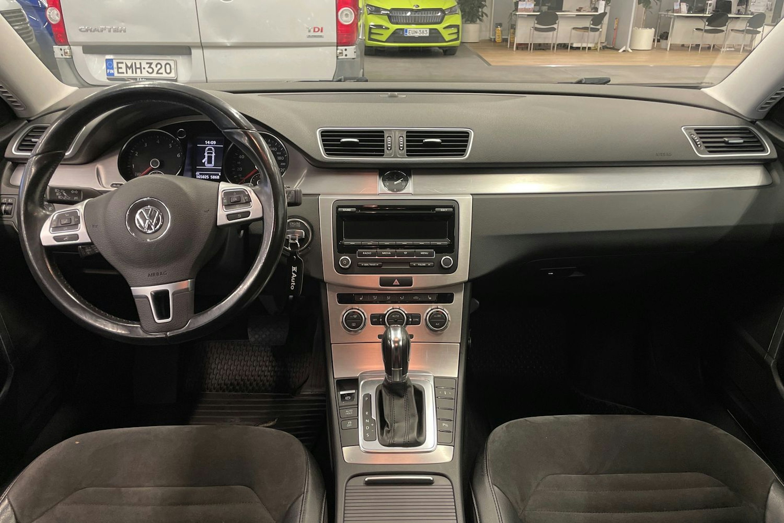 harmaa Volkswagen Passat 2013 kuva 31.