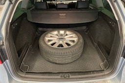 harmaa Volkswagen Passat 2013 kuva 42.