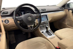 harmaa Volkswagen Passat 2013 kuva 7.