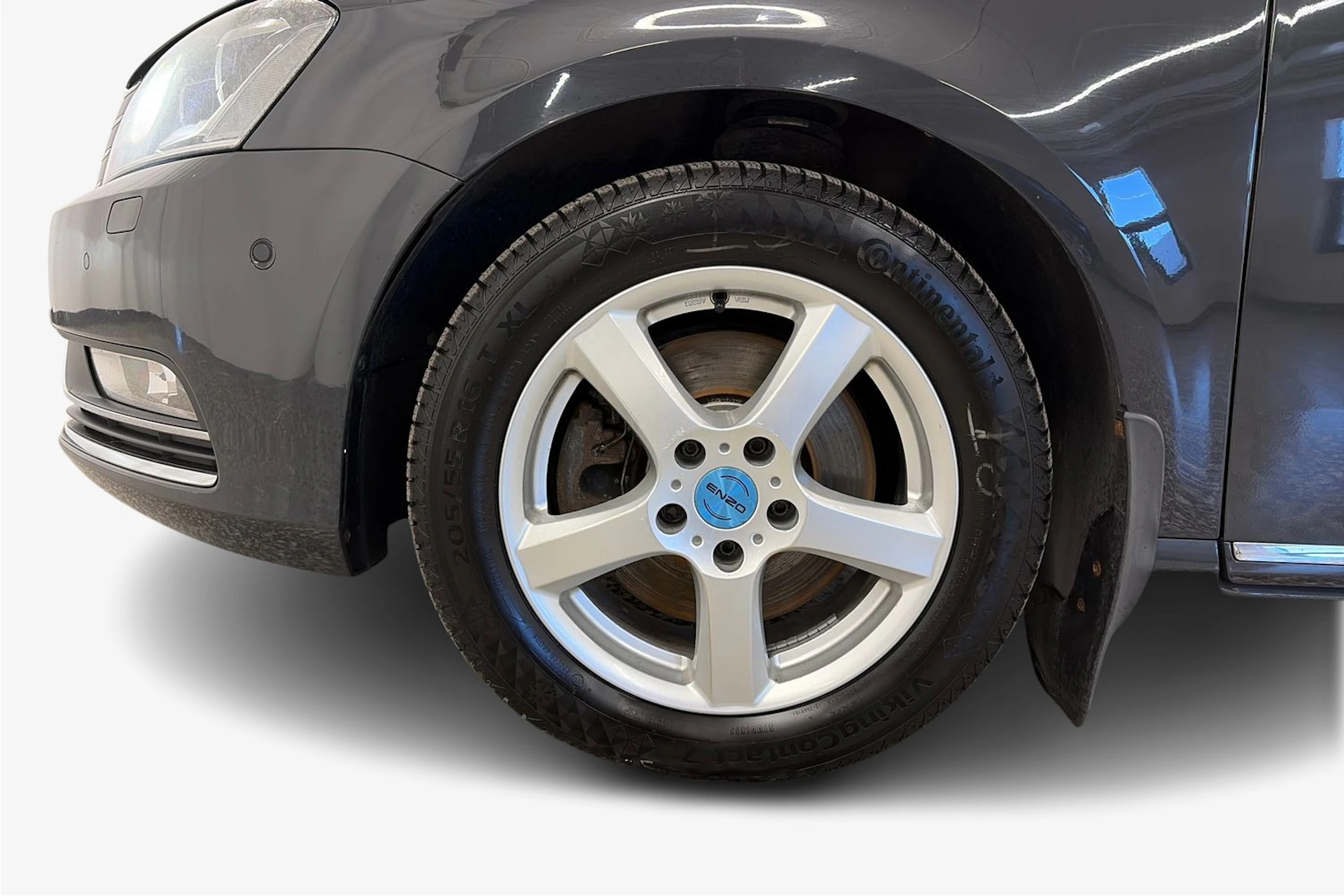 harmaa Volkswagen Passat 2013 kuva 11.