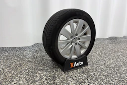 harmaa Volkswagen Passat 2013 kuva 13.