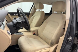 harmaa Volkswagen Passat 2013 kuva 16.