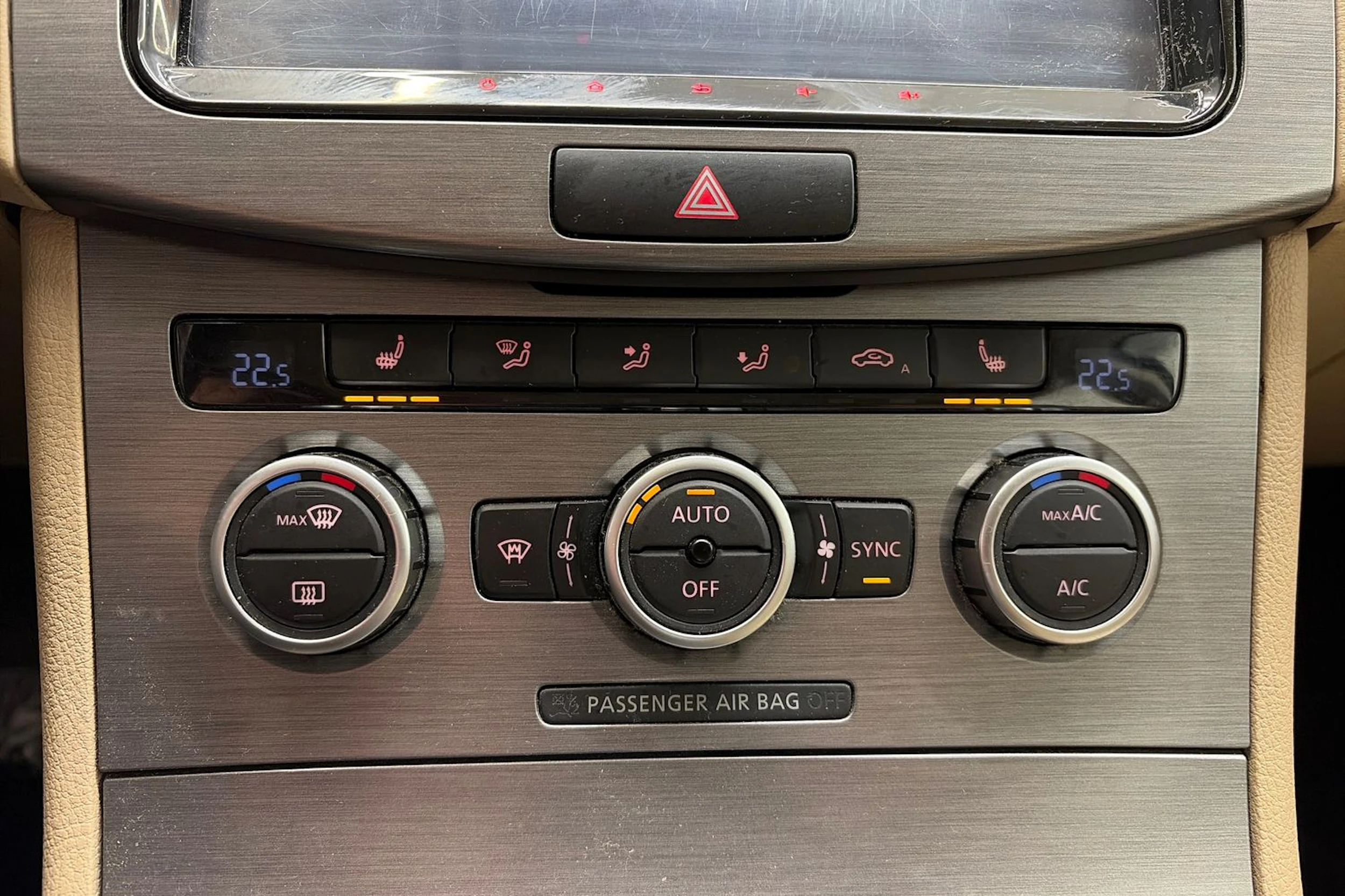 harmaa Volkswagen Passat 2013 kuva 25.