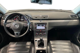 musta Volkswagen Passat 2013 kuva 9.