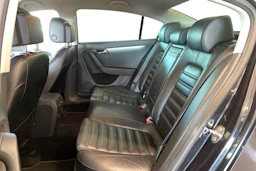 musta Volkswagen Passat 2013 kuva 11.