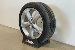 musta Volkswagen Passat 2013 kuva 13.